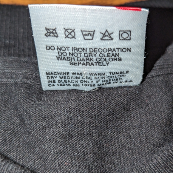 Vintage Black Velvet Canadian Whiskey Fruit of the Loom Single Stitch Size Large - Picture 5 of 8